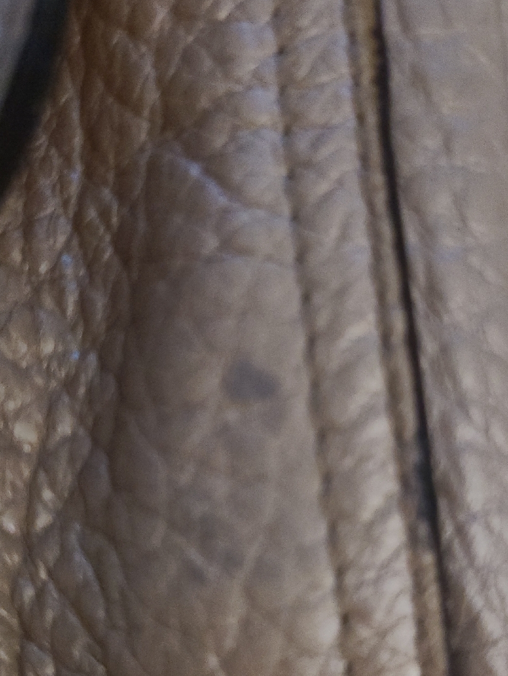 Coach bag in pink pearl color, In Previouly Owned Condition. - Picture 10 of 10